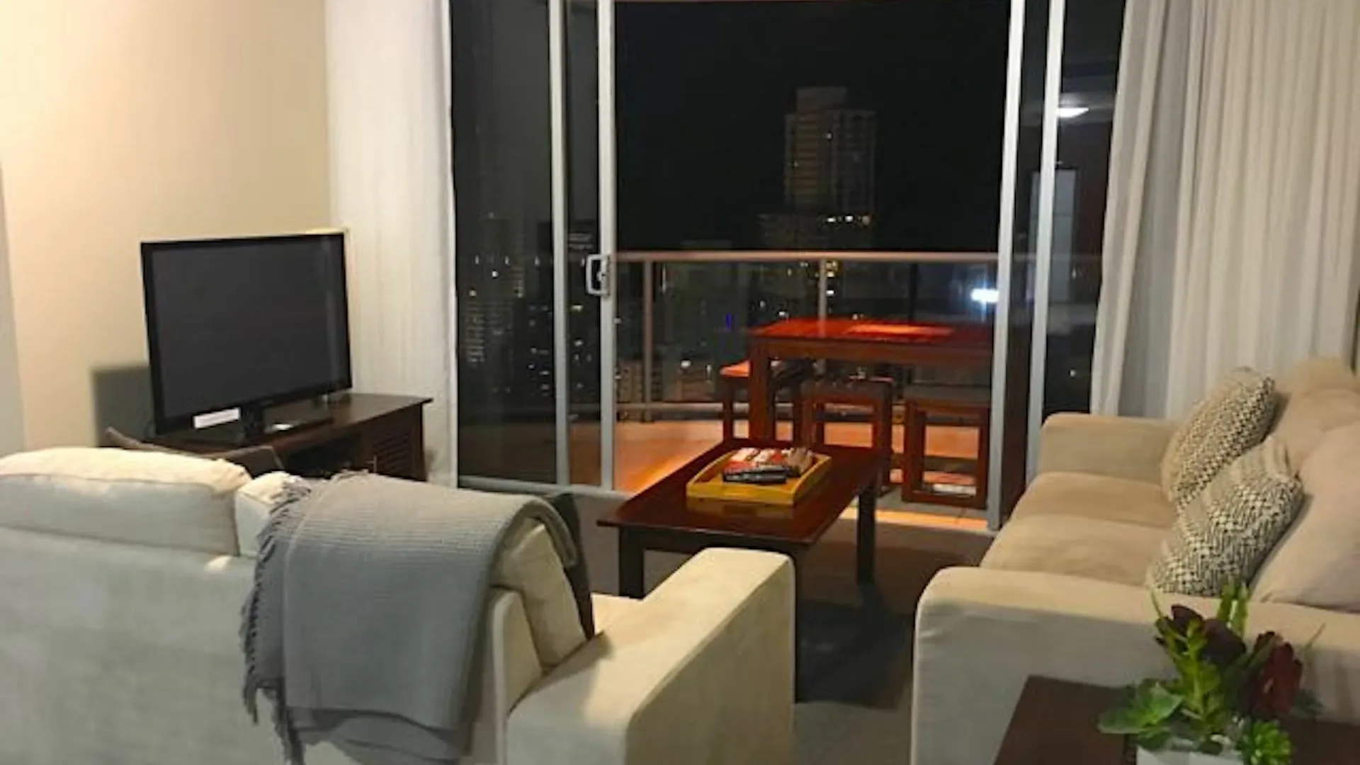 Surfers Paradise Private Apartments