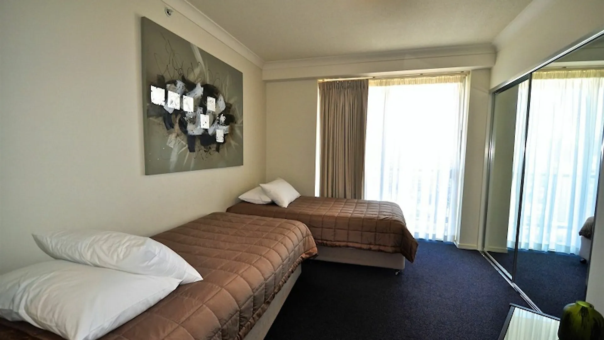 Surfers Paradise Private Apartments